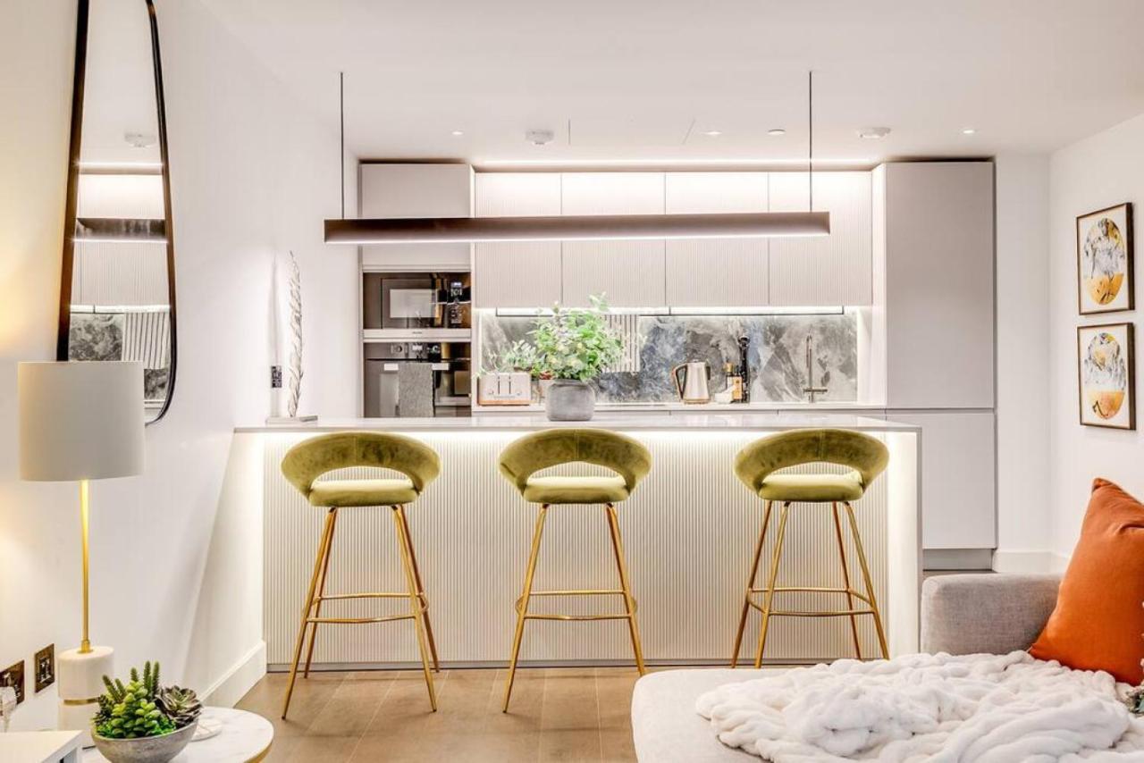 Appartamento Sleek 2br Hideaway Balcony Near Westfield Londra