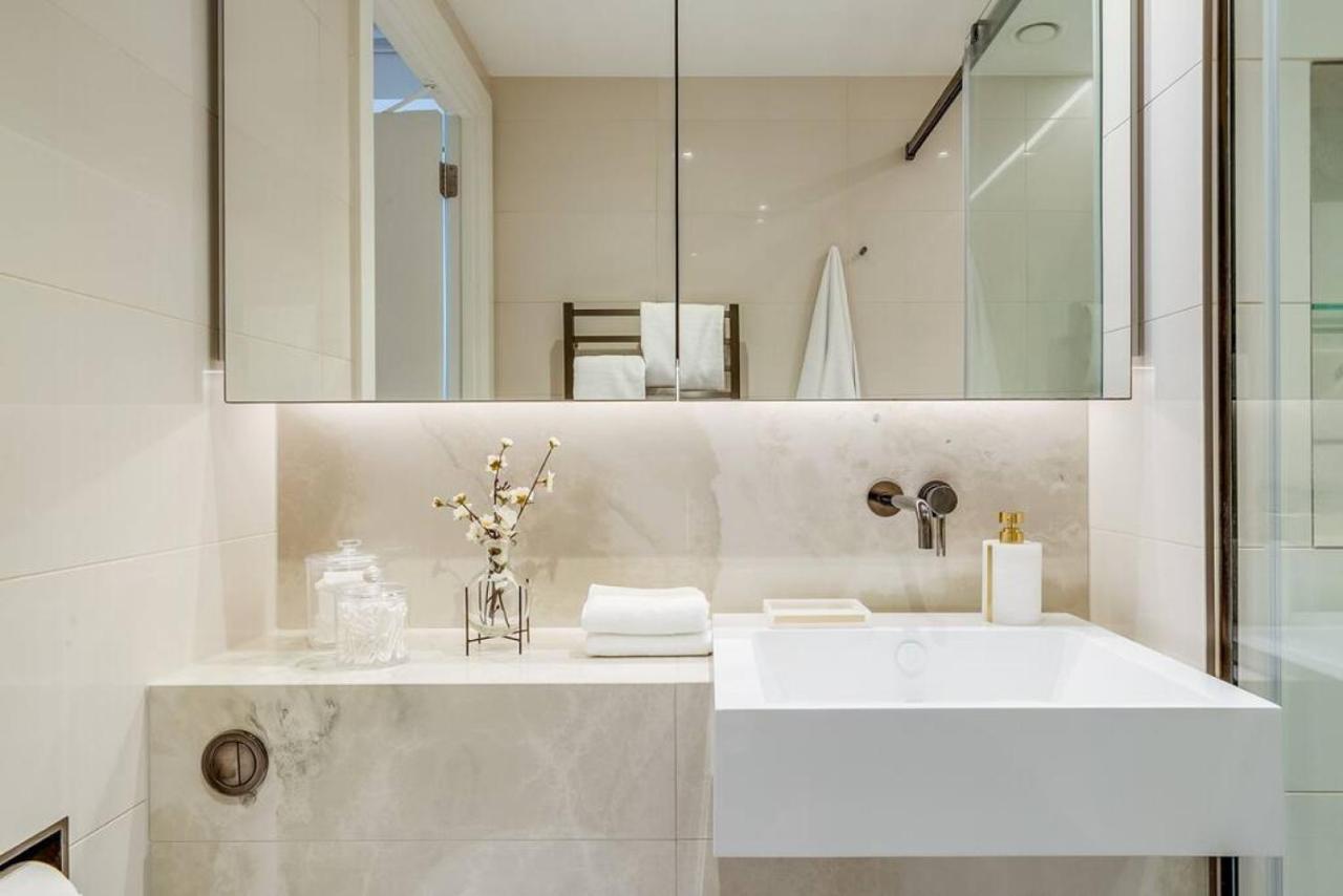 Sleek 2br Hideaway Balcony Near Westfield Appartamento Londra