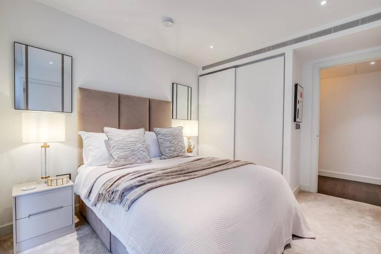 Sleek 2br Hideaway Balcony Near Westfield Londra