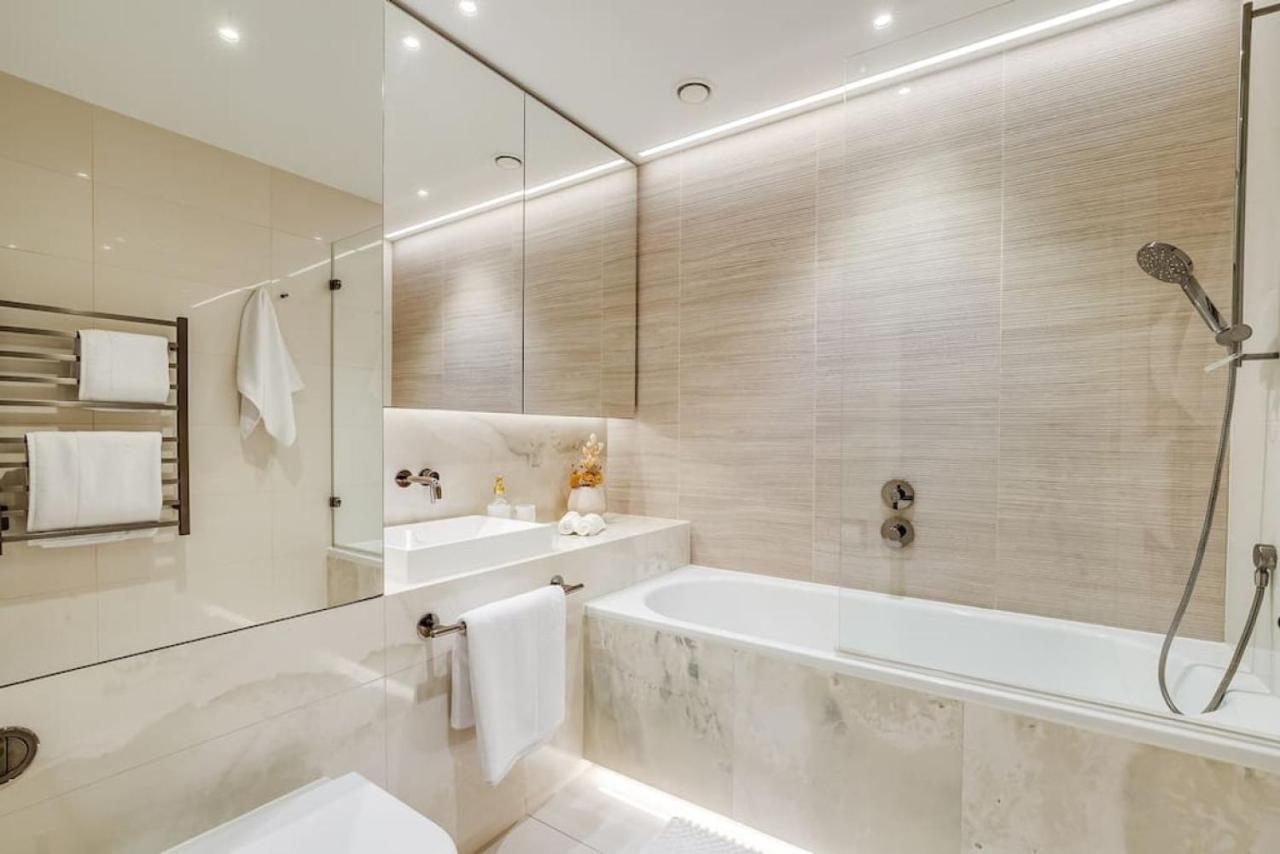 Sleek 2br Hideaway Balcony Near Westfield Appartamento Londra